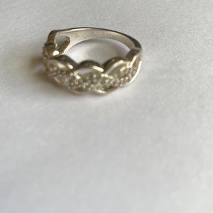 WOMEN’S FASHION RHINESTONE SILVER TONE RING SIZE 7